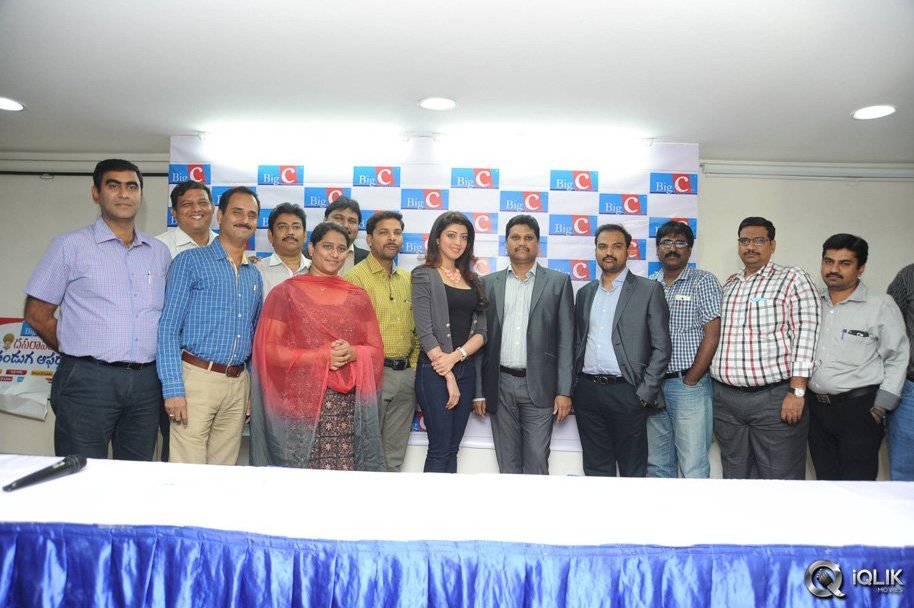 Pranitha-Launches-Big-C-Dussehra-Offers